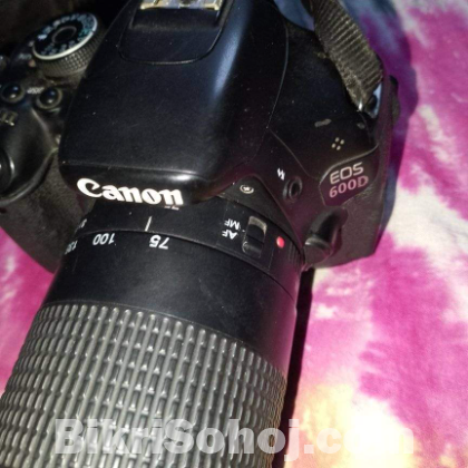 Canon 600d with 75-300mm zoom lens